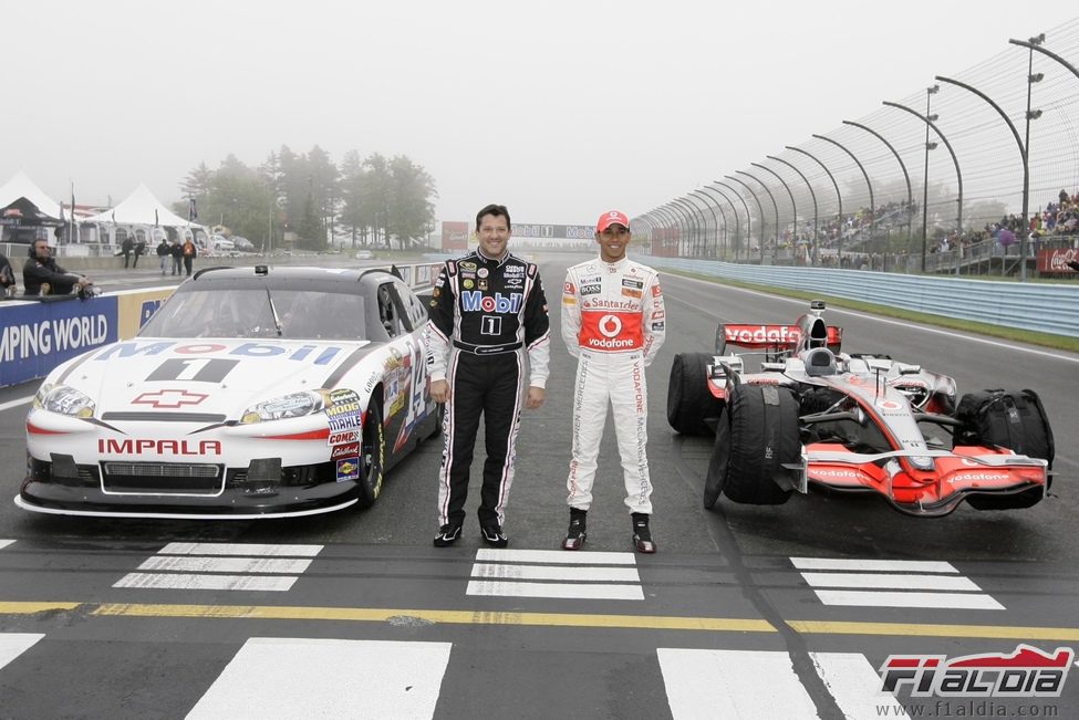 Lewis Hamilton y Tony Stewart en Watkins Glen