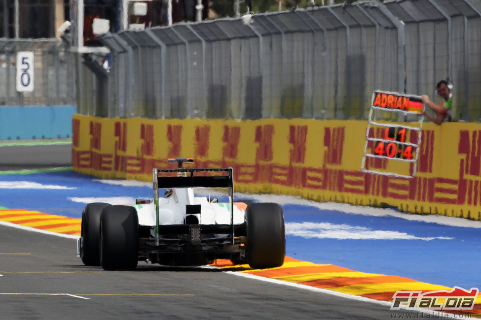 Sutil pasa por la recta de meta del Valencia Street Circuit