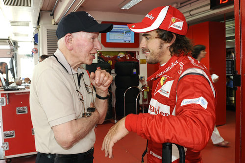 John Surtees y Fernando Alonso en Maranello