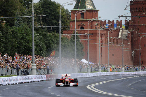 Fisichella rueda al lado del Kremlin