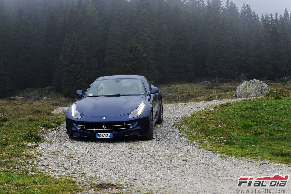 Alonso llega al Wrooom Summer 2011 en su Ferrari FF