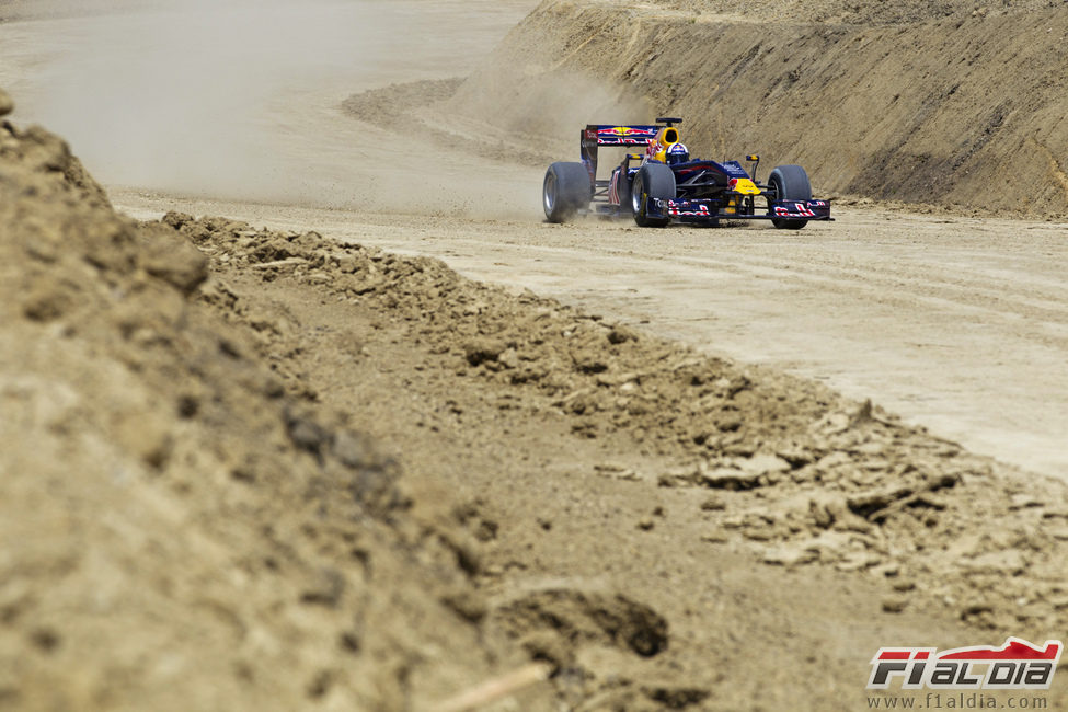 David acelera en las rectas de tierra del Circuito de las Américas 2011