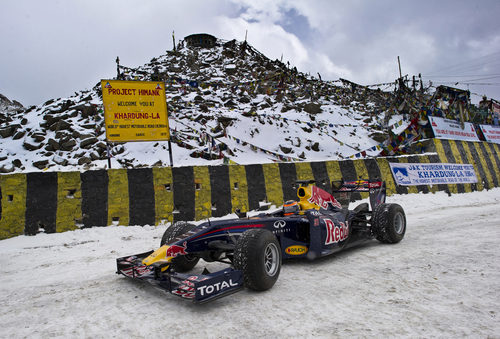 Un monoplaza de Red Bull en Khardung-La