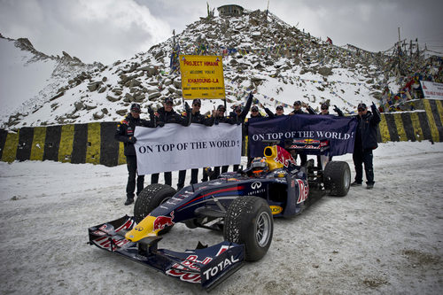 Red Bull en la cima del mundo... asfaltado