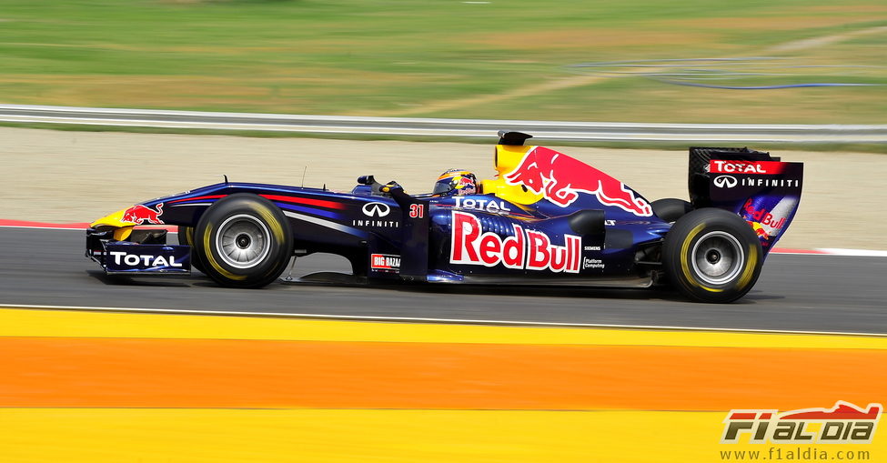 El RB5 rueda en el nuevo circuito de India