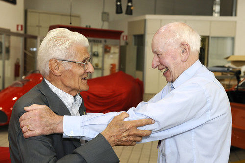 Giulio Borsari y John Surtees se reencontraron en Maranello