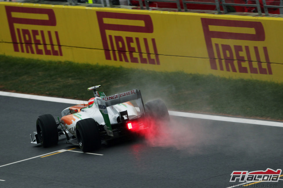 Paul di Resta en la pista mojada de Corea 2011