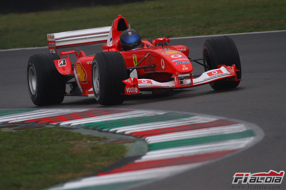 El Ferrari F2003-GA en las Finales Mundiales 2011