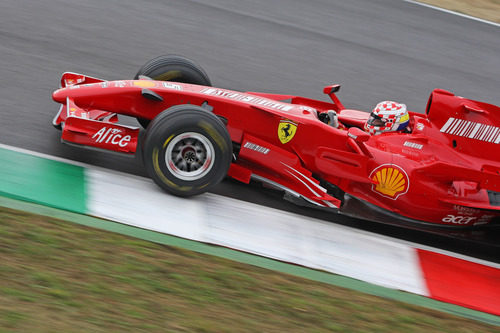 El Ferrari F2007 rueda en Mugello