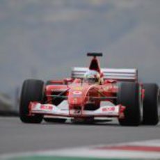 El Ferrari F2002 en las Finales Mundiales de 2011