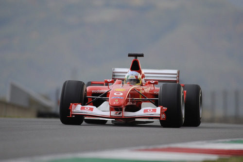 El Ferrari F2002 en las Finales Mundiales de 2011