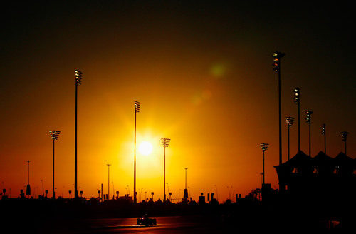 Bonita puesta de sol en la pista de Yas Marina