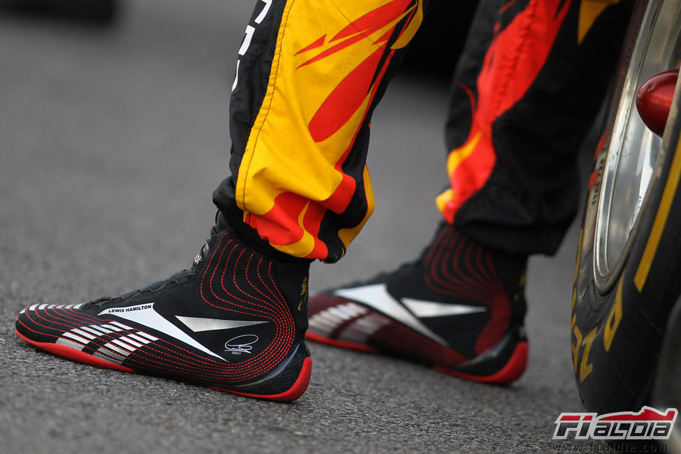 Las botas de Lewis Hamilton en el GP de Brasil 2011