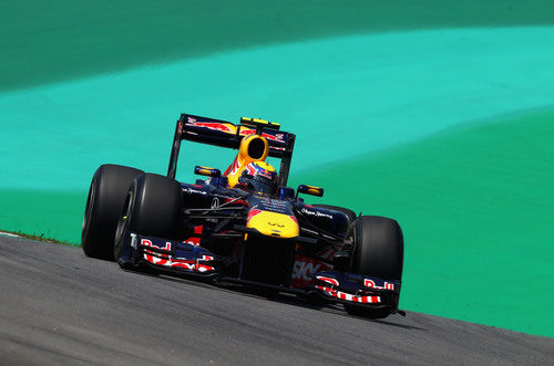 Mark Webber rueda en el circuito de Interlagos 2011