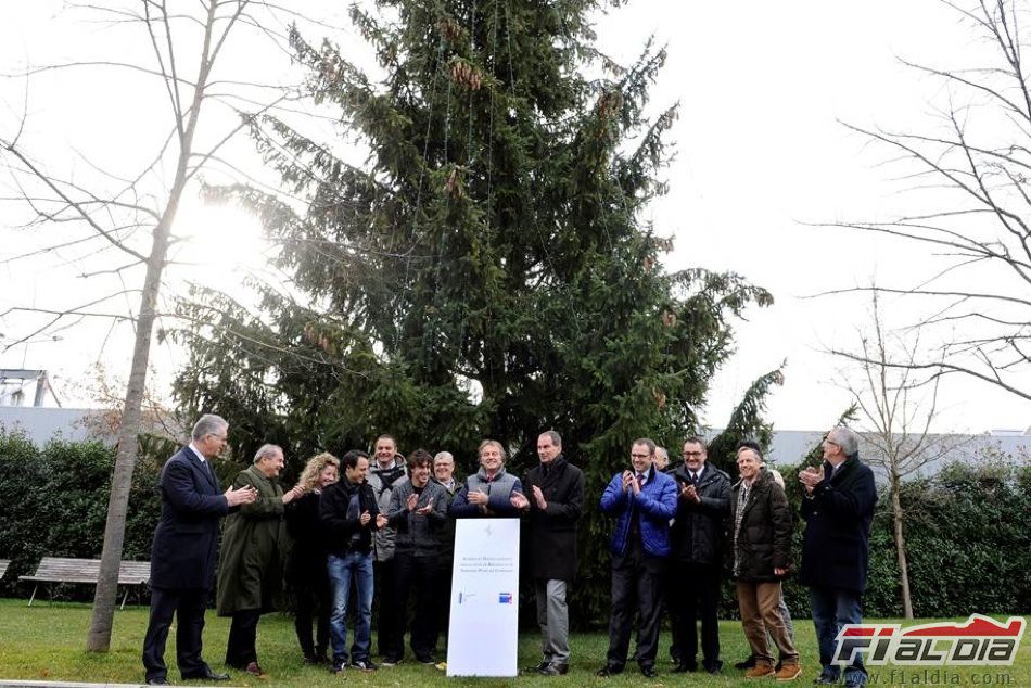 La Navidad llega a Maranello con el encendido de las luces