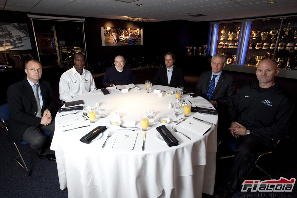 Michael Johnson, Sir Frank Williams, Adam Parr, y Alex Burns reunidos