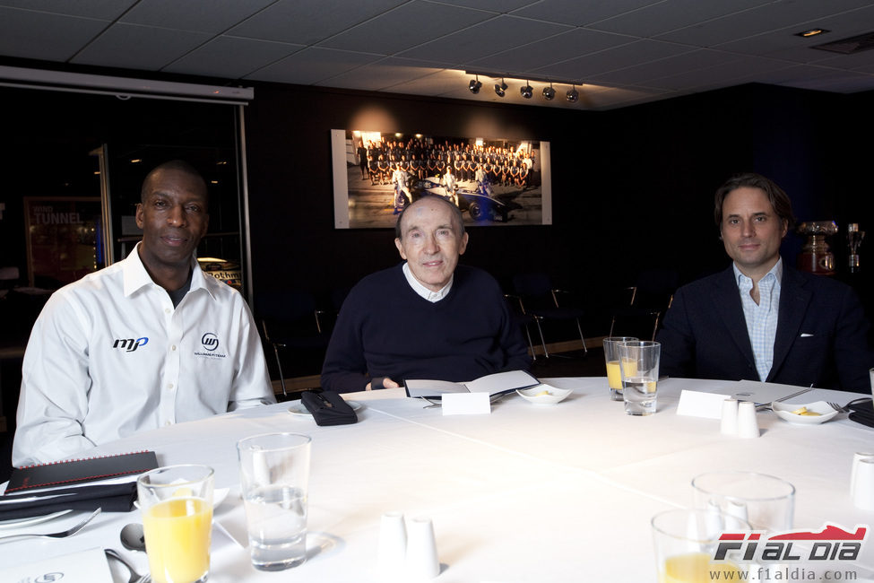 Michael Johnson, Sir Frank Williams y Adam Parr en Grove