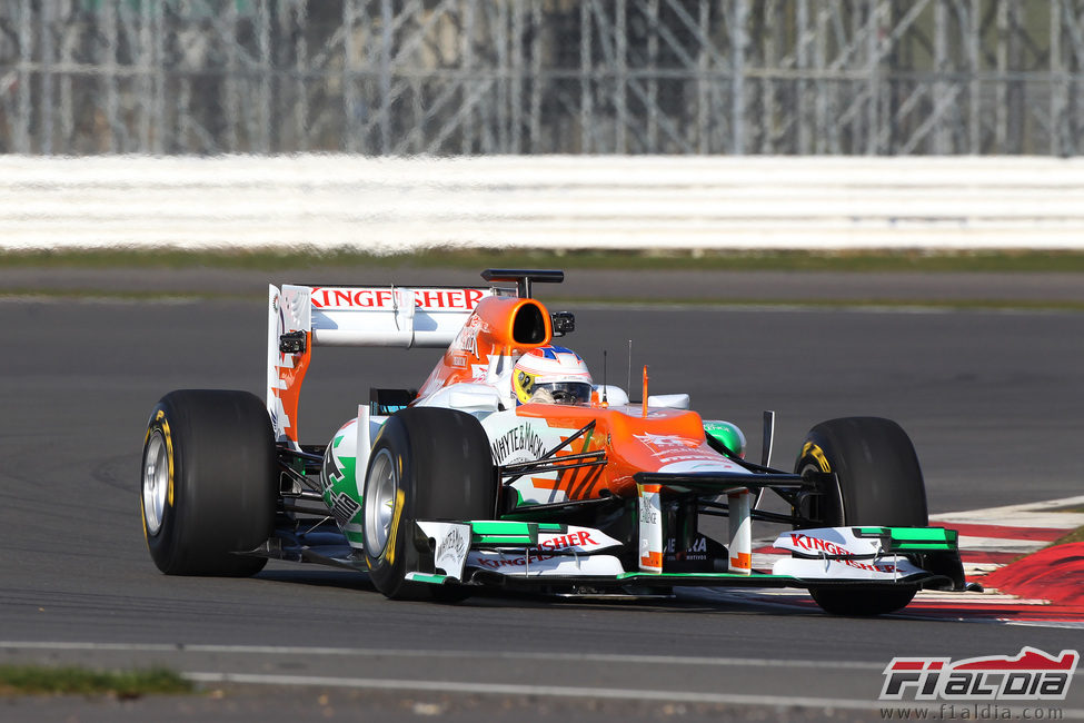 Paul di Resta en pista con el VJM05