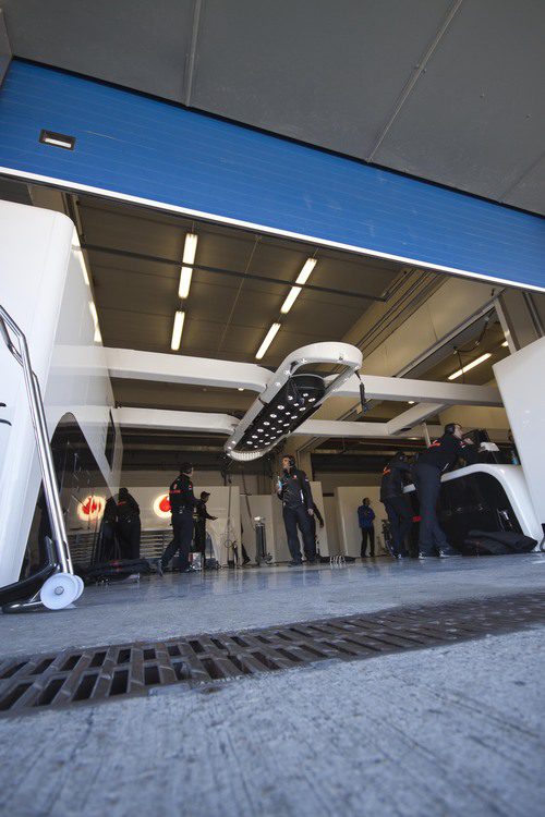 El box de McLaren en Jerez