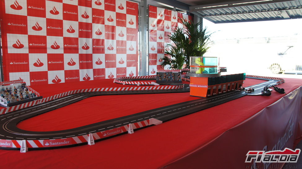 Un Scalextric en el acto de Ferrari en el Jarama