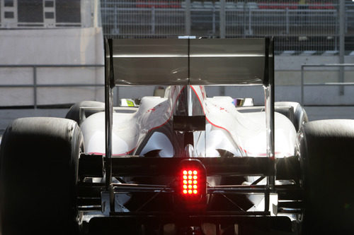 Sergio Pérez sale del box de Sauber en Montmeló