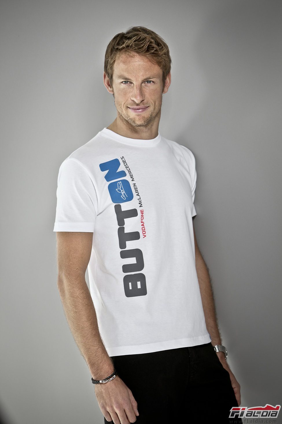 Jenson Button con su camiseta personalizada