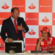 Juan Manuel Cendoya y Fernando Alonso en el Jarama