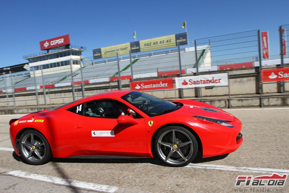 El Ferrari 458 Italia sale a rodar al Jarama