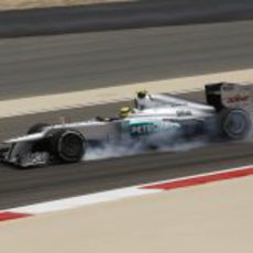 Nico Rosberg se pasa de frenada durante los libres en Sakhir