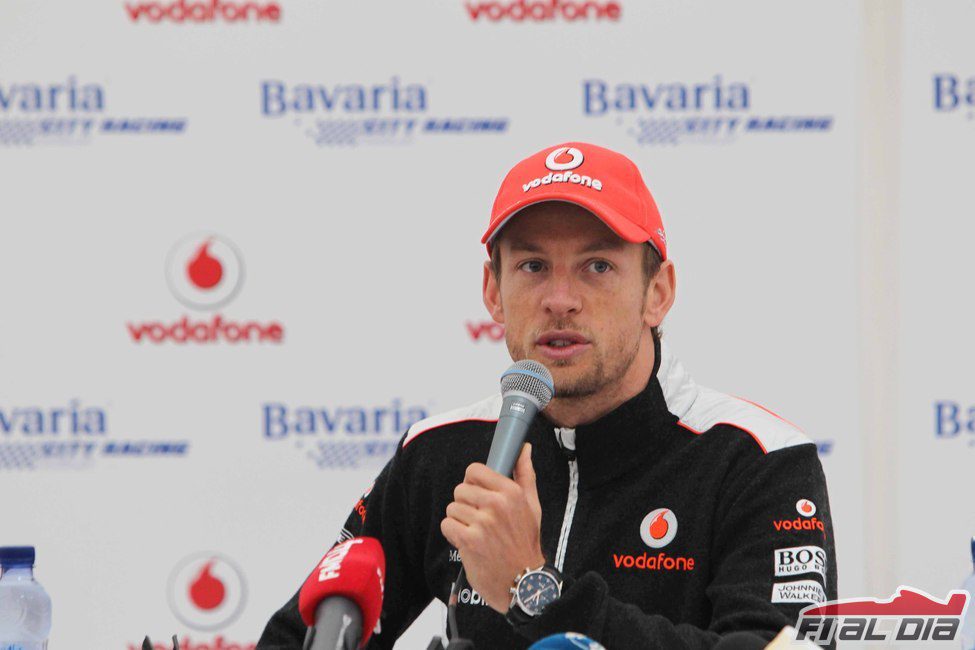 Rueda de prensa de Jenson Button en el 'Bavaria City Racing'