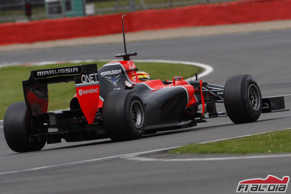 La renovada trasera del Marussia MR01