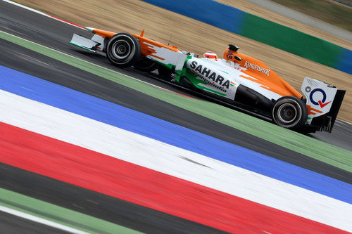 Un piloto francés rodando en Magny-Cours