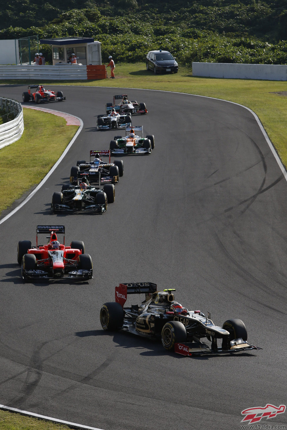 Romain Grosjean lidera un gran grupo de monoplazas en Suzuka