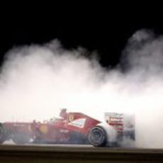 Felipe Massa hace un 'donut' en plena carrera