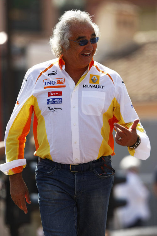 Briatore se dirige a su yate