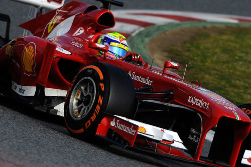 Felipe Massa con neumáticos duros en su último día de test