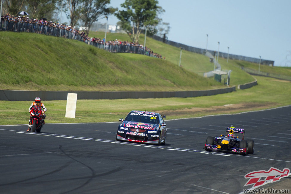 Casey Stoner, Jaimie Whincup y Mark Webber