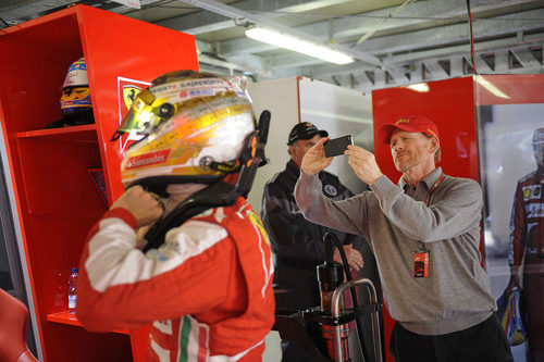 Ron Howard filma a Fernando Alonso en el box