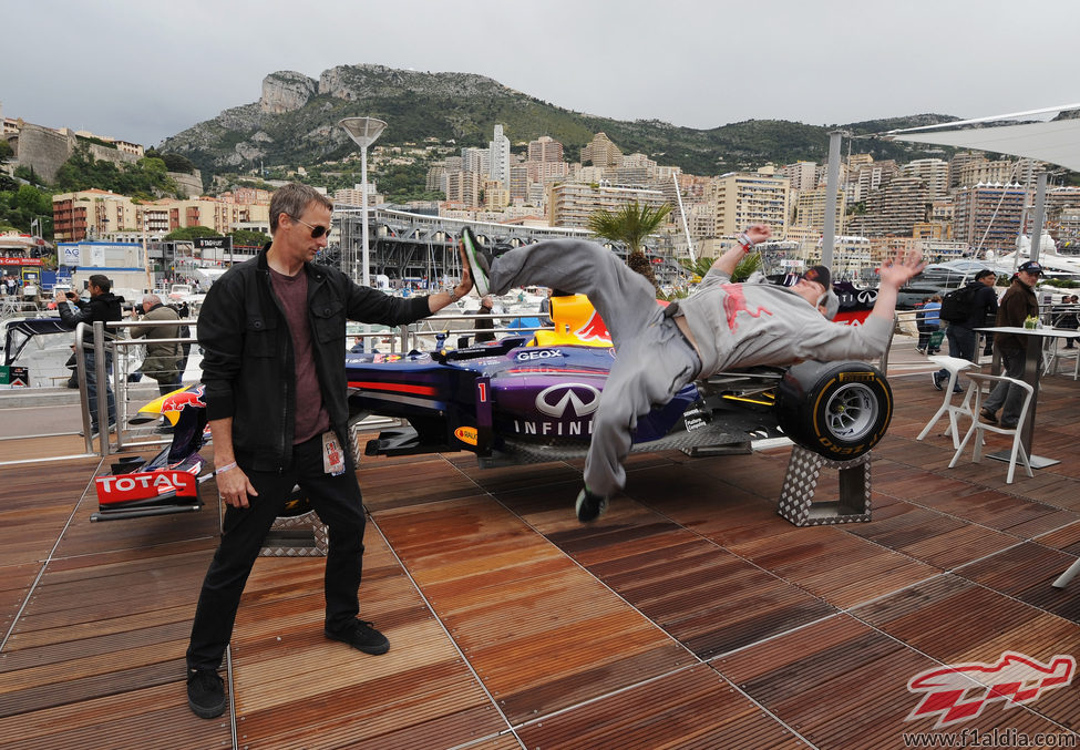 Tony Hawk en Mónaco con Red Bull