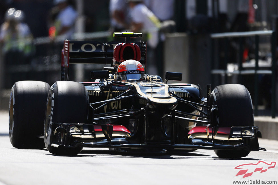 Romain Grosjean afronta la salida del pit-lane