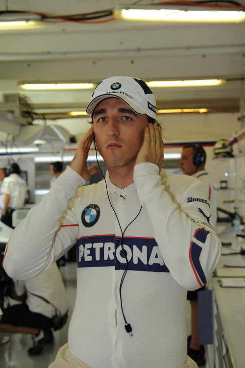 Kubica se prepara los auriculares