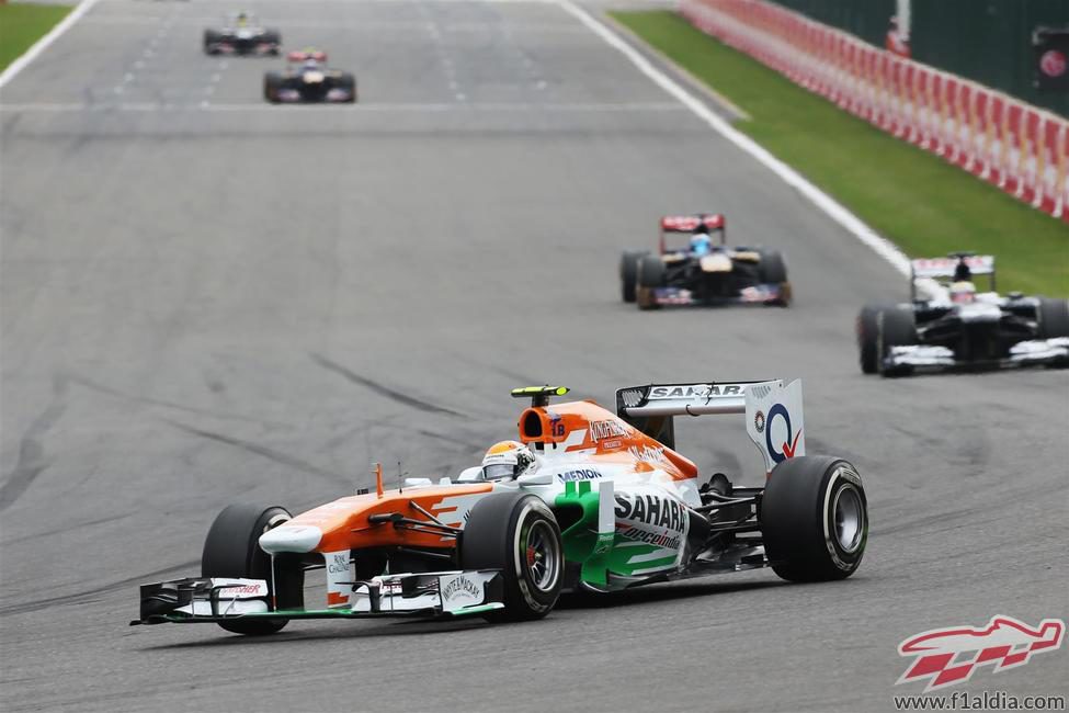 Adrian Sutil realiza una buena remontada en Bélgica