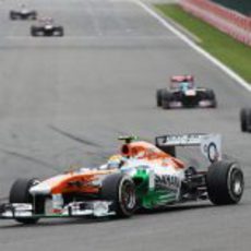 Adrian Sutil realiza una buena remontada en Bélgica