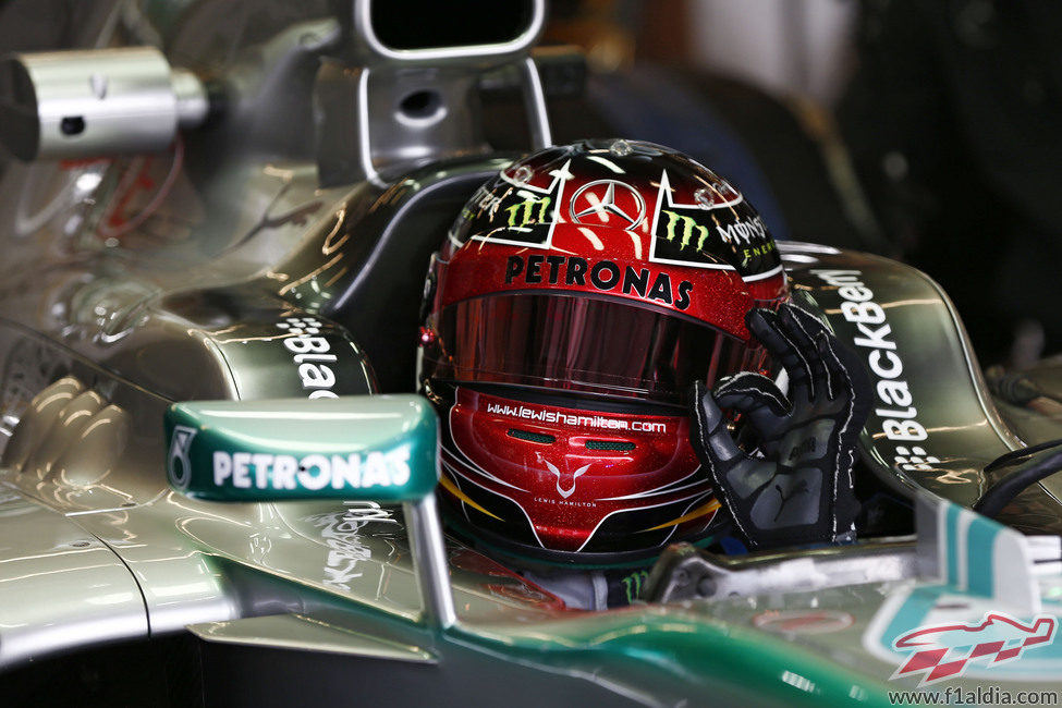 El 'ok' de Lewis Hamilton