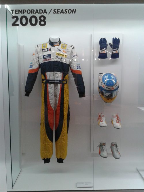 Equipación de Fernando Alonso en la temporada 2008