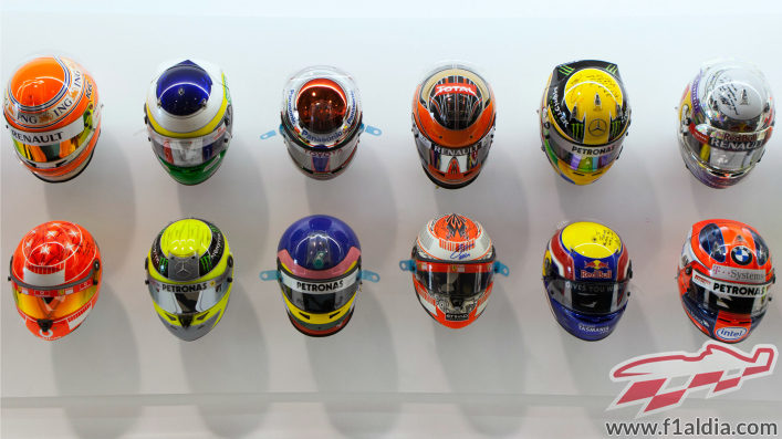 Cascos de algunos pilotos de la F1