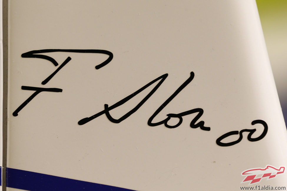 Firma de Fernando Alonso