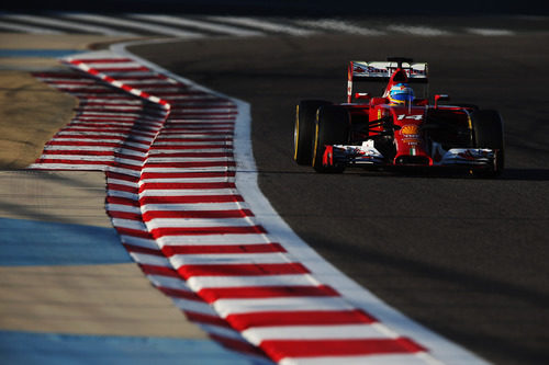 Problema en la caja de cambios del F14-T de Fernando Alonso