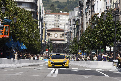 Alonso en el Megane