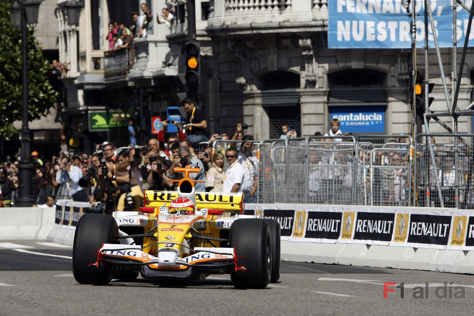 Alonso por las calles de Oviedo